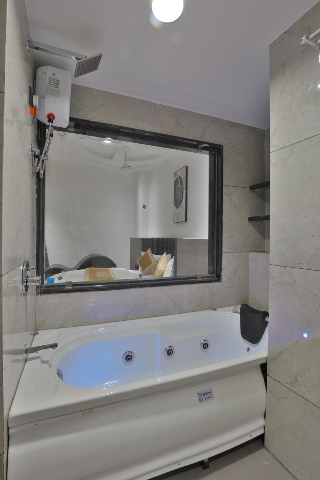 Hotel Legacy Ahmedabad Eksteriør billede